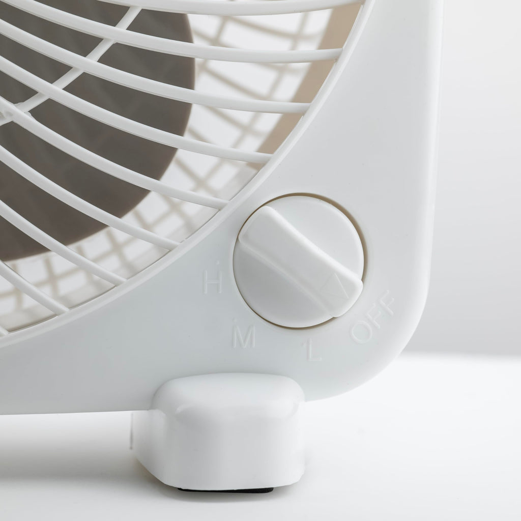 9 inch White 3 Speed Box Fan Q474