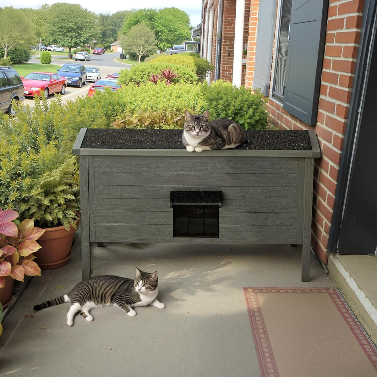 Insulated Weatherproof Wooden Outdoor Cat House T4323